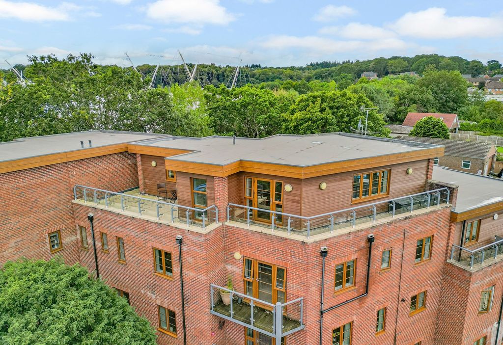 Additional image 26 of 3 bed flat for saleBotley Road, West End SO30