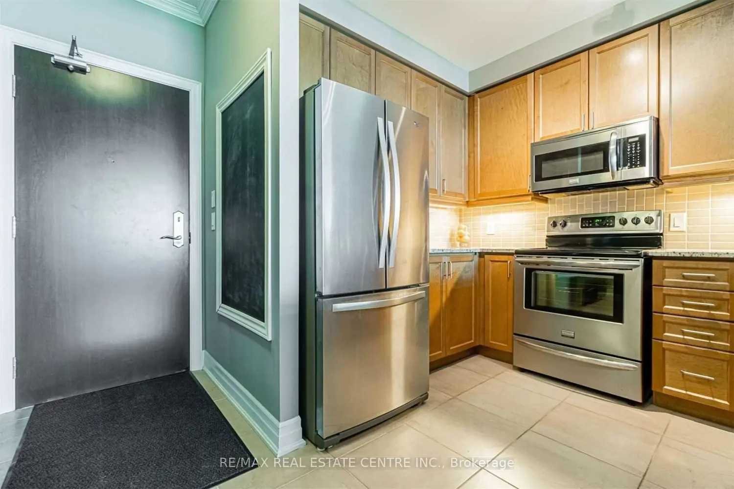 Additional image 8 of 100 John Street 1203