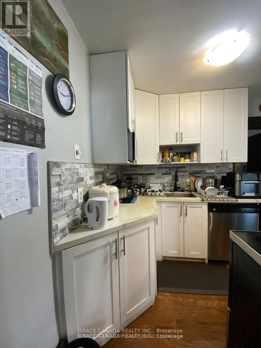 Additional image 3 of Main Level-4765 Sixth Avenue, Niagara Falls, ON, L2E 4T6