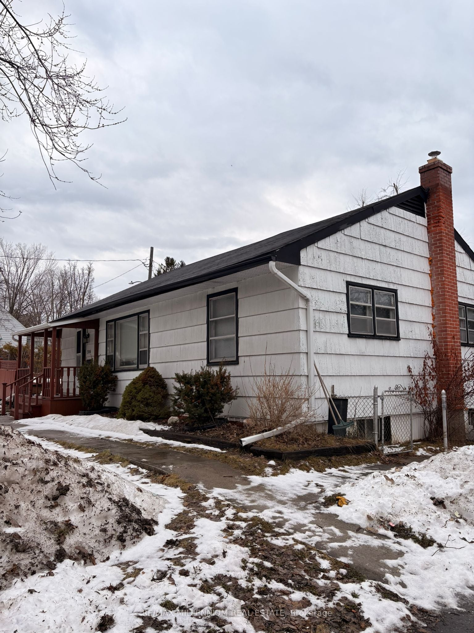 Additional image 2 of 706 Fairbairn Street, Peterborough, ON, K9H 6B5