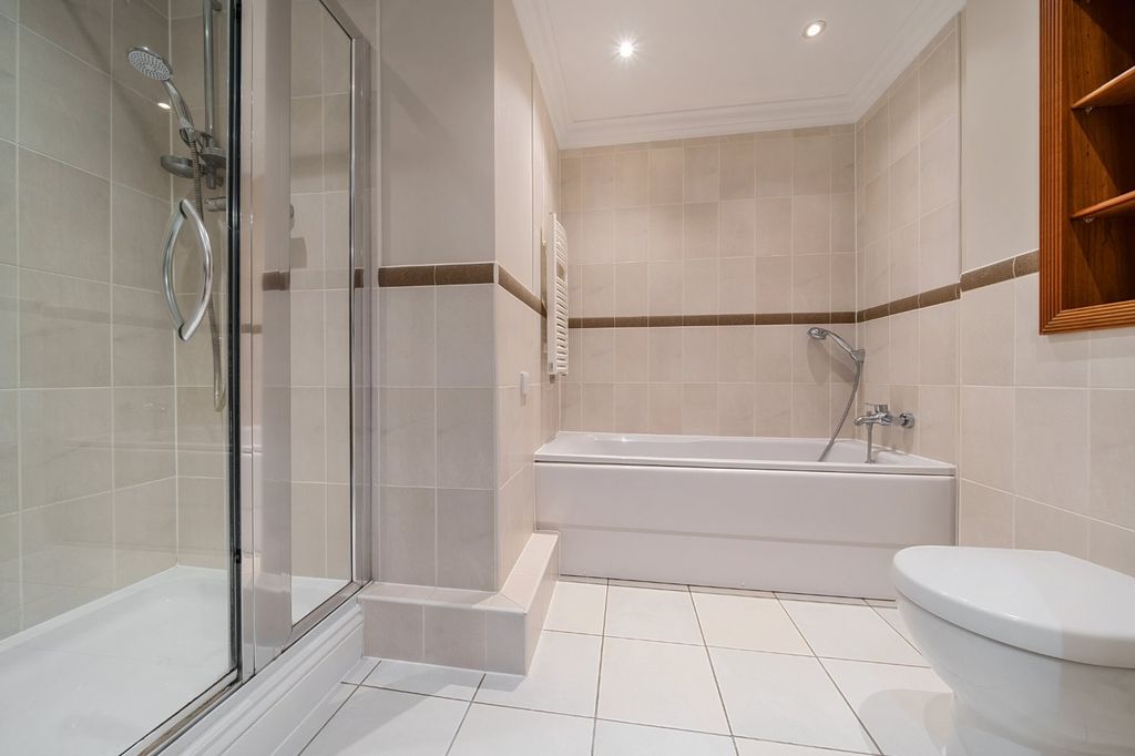 Additional image 12 of 2 bed flat for saleWarwick Road, Solihull, West Midlands B91