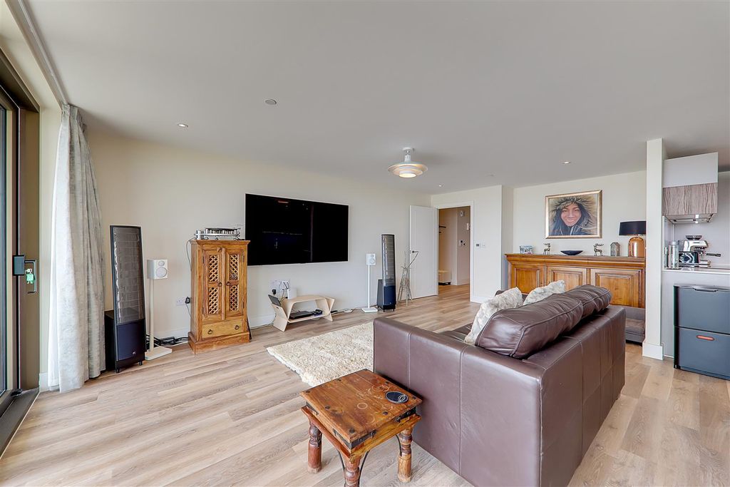 Additional image 6 of 3 bed flat for saleCalista, West Parade, Worthing BN11
