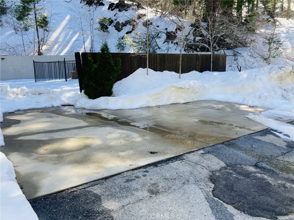 341 Ca-173, Lake Arrowhead, CA 92352