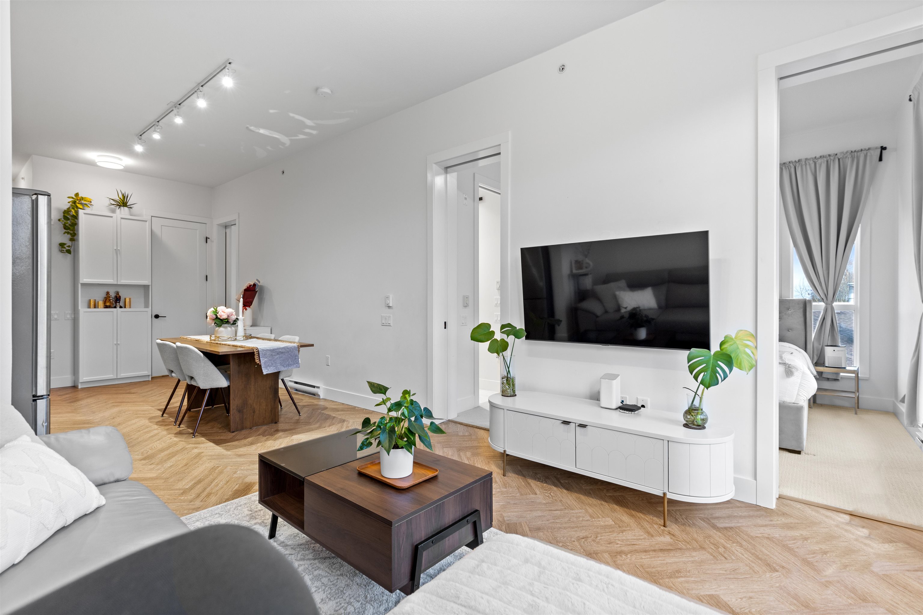 Additional image 5 of 425-14968 101a Avenue, Surrey, BC, V3R 0E8