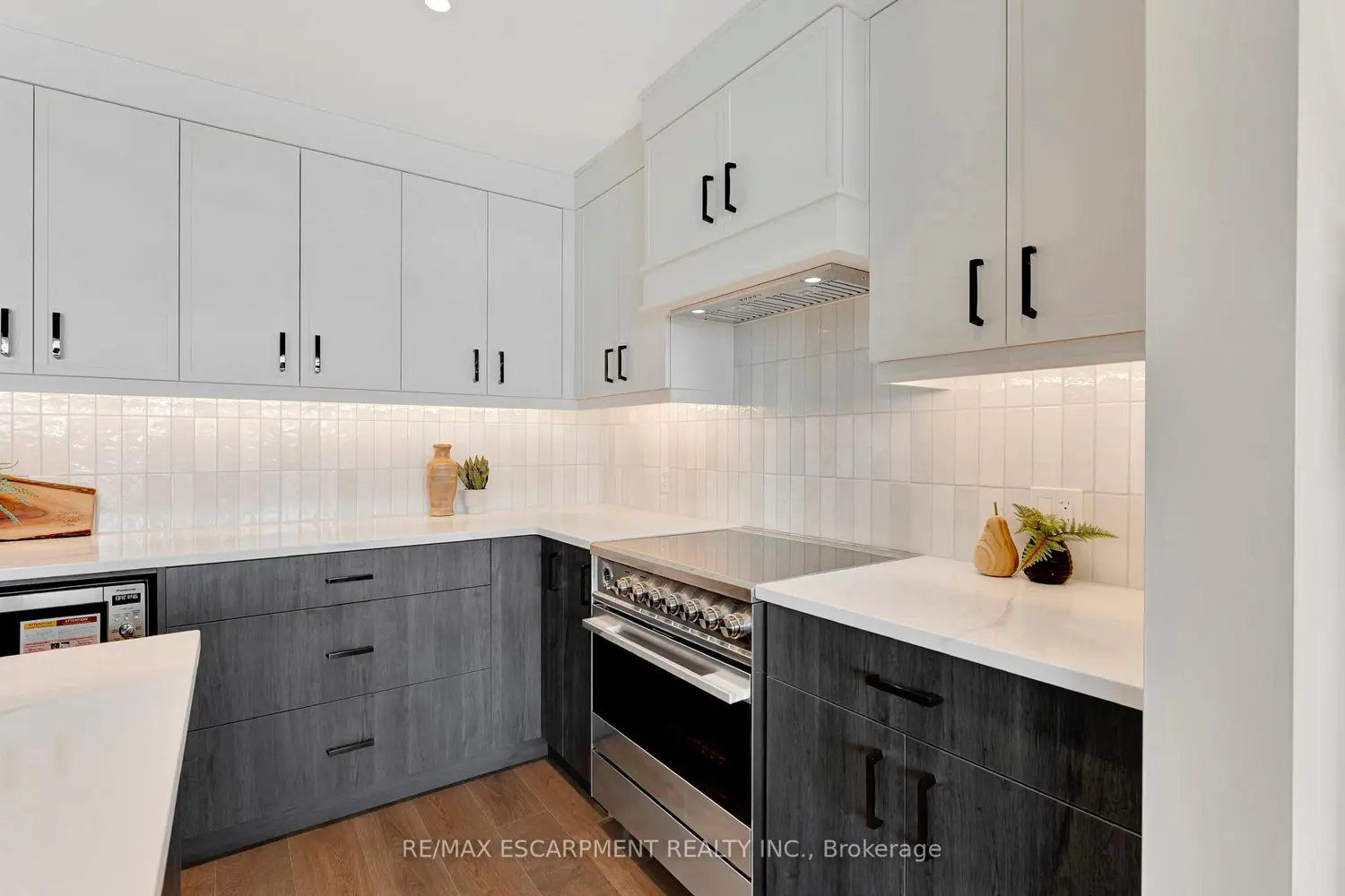 7 Grand River Street 203 photo 5