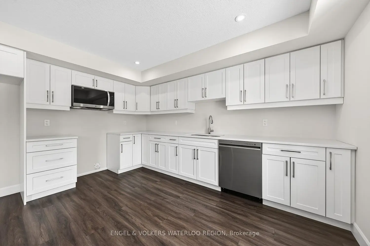 Additional image 12 of 3202 Vivian Line 48