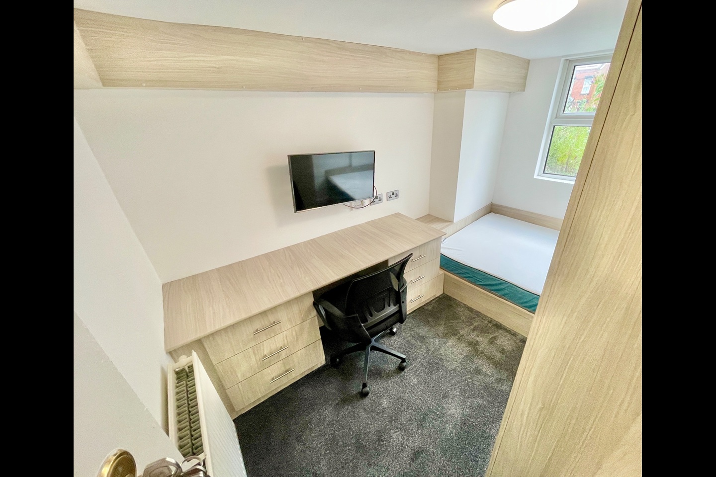 Additional image 2 of Room in a Shared House, Beechwood View, LS4, N1 7GU