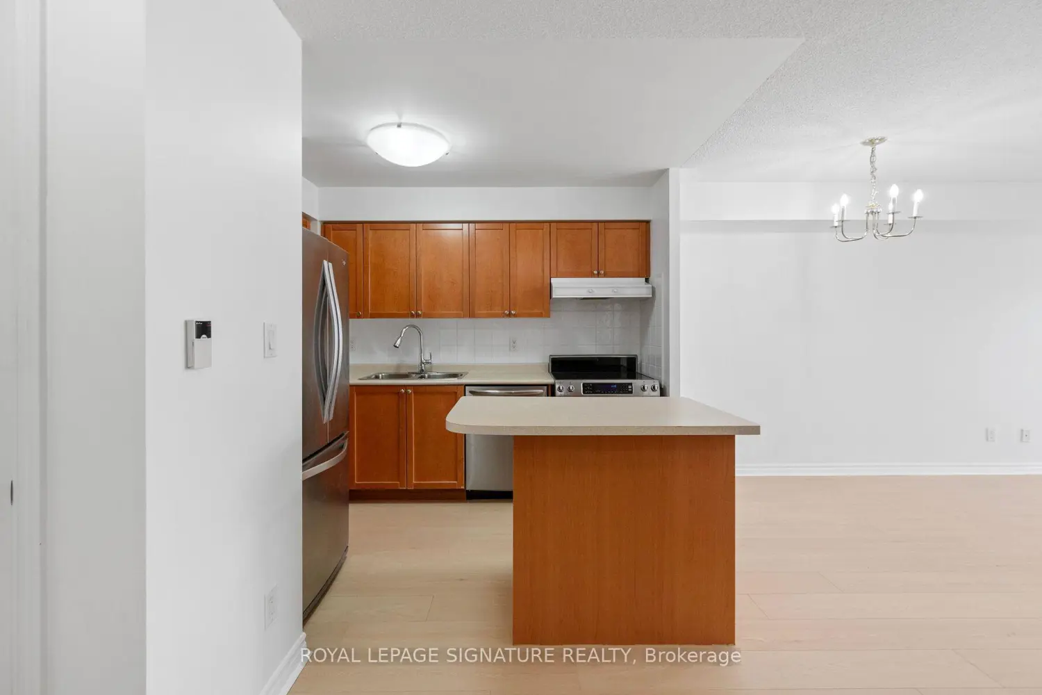 Additional image 5 of 3880 Duke Of York Boulevard 1508