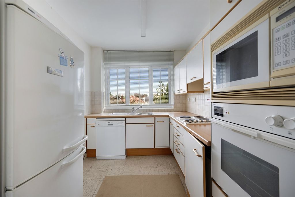 Additional image 13 of 3 bed flat for saleLindow Court, Kings Road, Wilmslow SK9