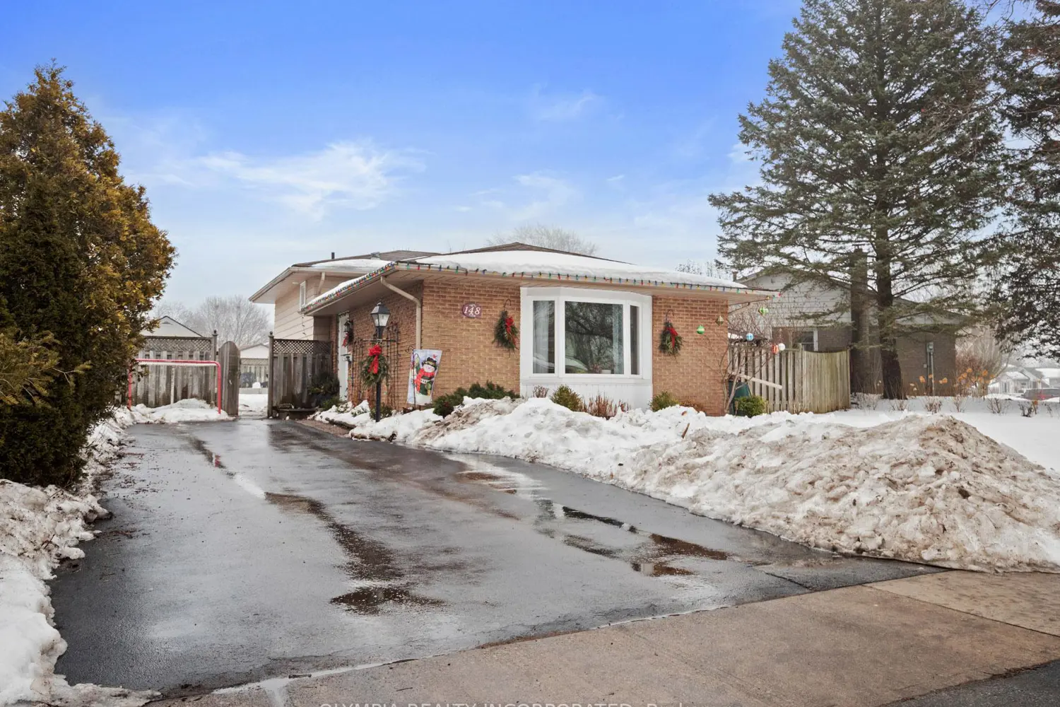 148 Leaside Drive