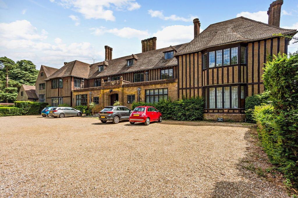 Additional image 4 of 2 bed flat for saleYattendon Court, Yattendon, Thatcham, Berkshire RG18