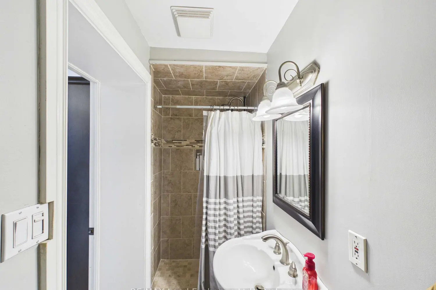 Additional image 12 of 20 Queen Street