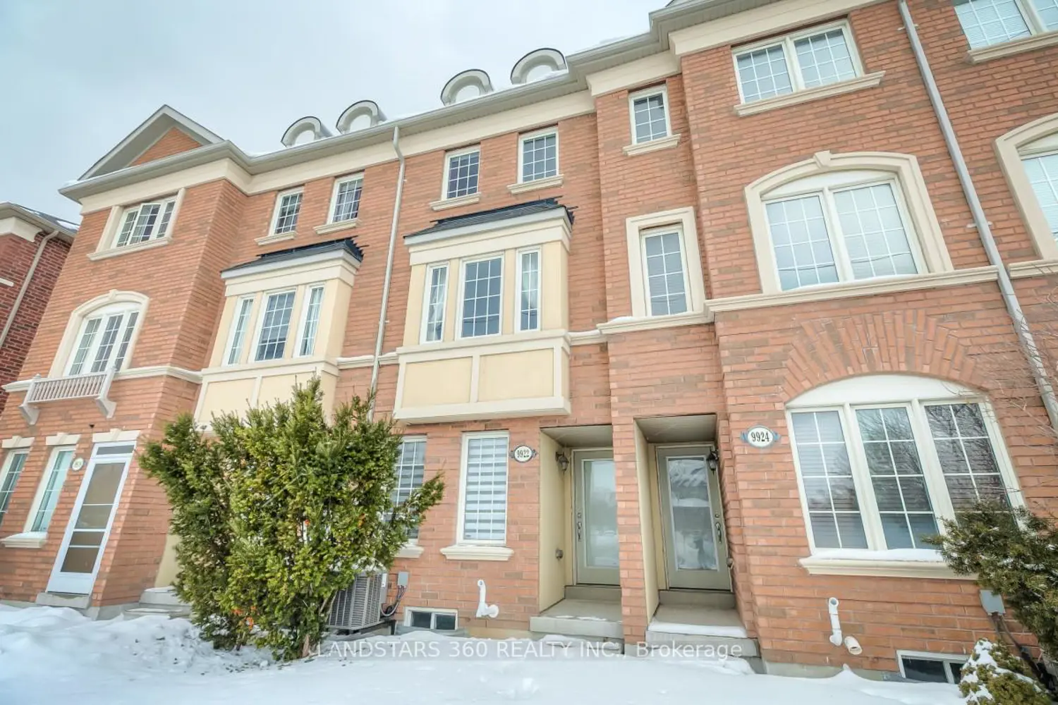 9922 Mccowan Road photo 2