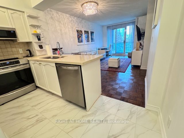 38 Fontenay Court, Toronto, ON, M9A 5H5