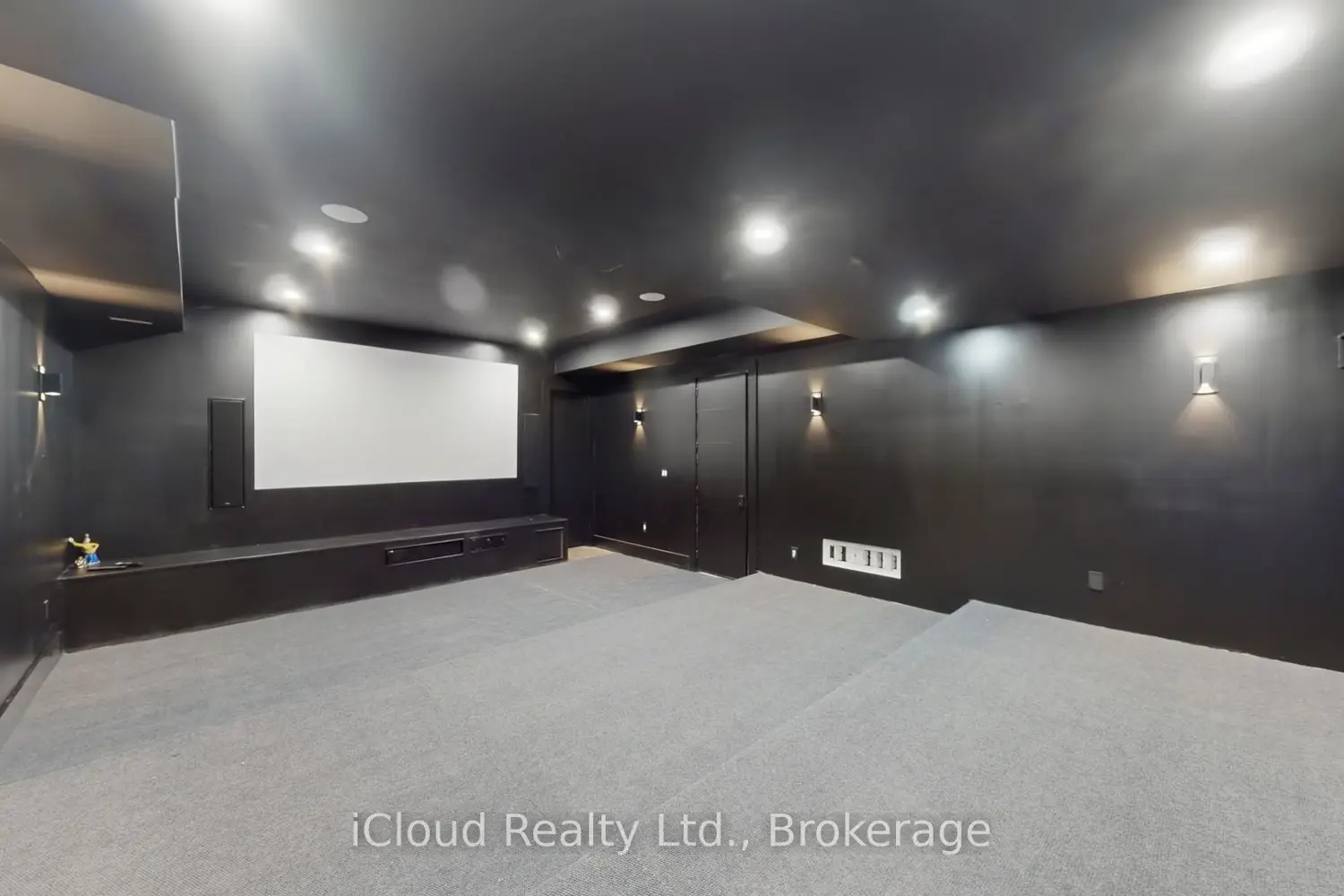 Additional image 19 of 674525 Hurontario Street