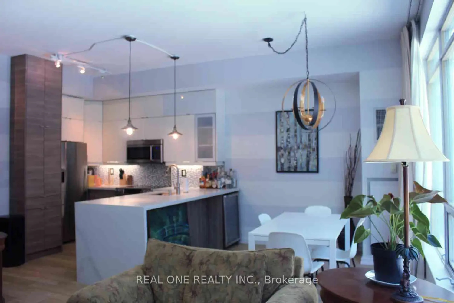 Additional image 7 of 350 Wellington Street 225