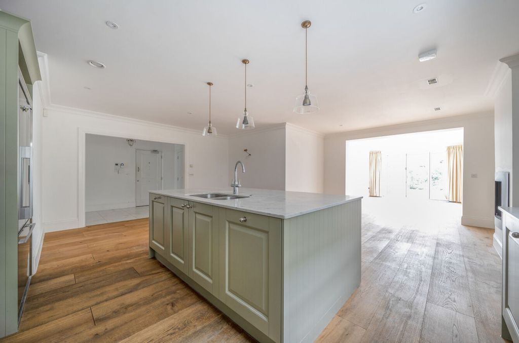 Additional image 9 of 3 bed flat for saleLavant Road, Chichester PO19