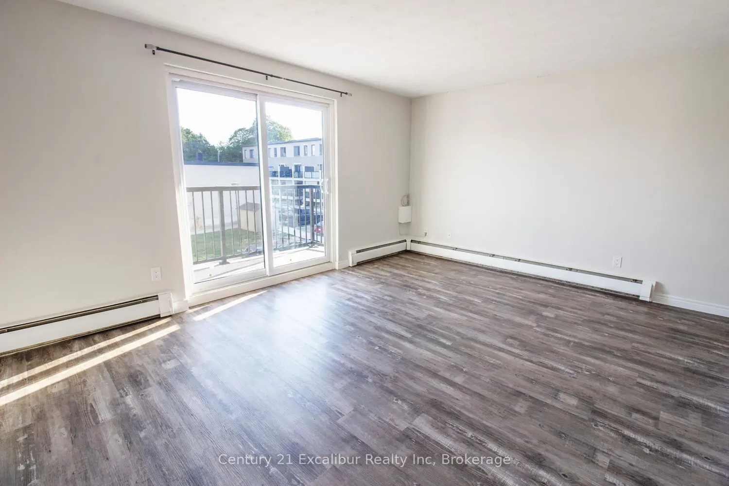 Additional image 4 of 320 Queen Street 16