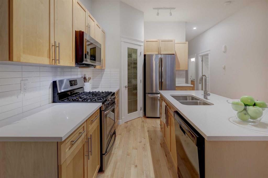 Additional image 3 of 57 Discovery Ridge Hill SW, Calgary, AB, T3H 4Y5