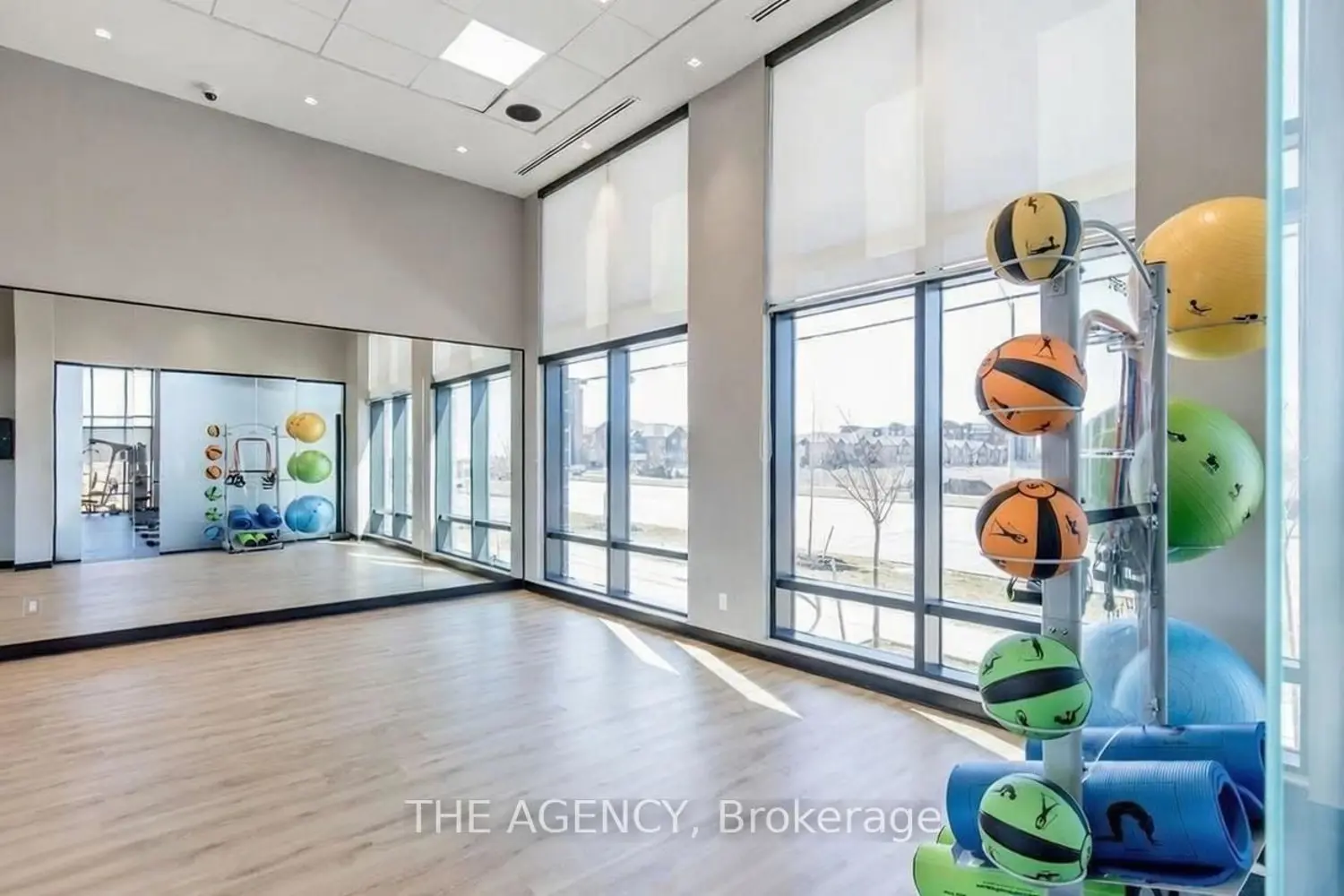 Additional image 18 of 681 Yonge Street 327