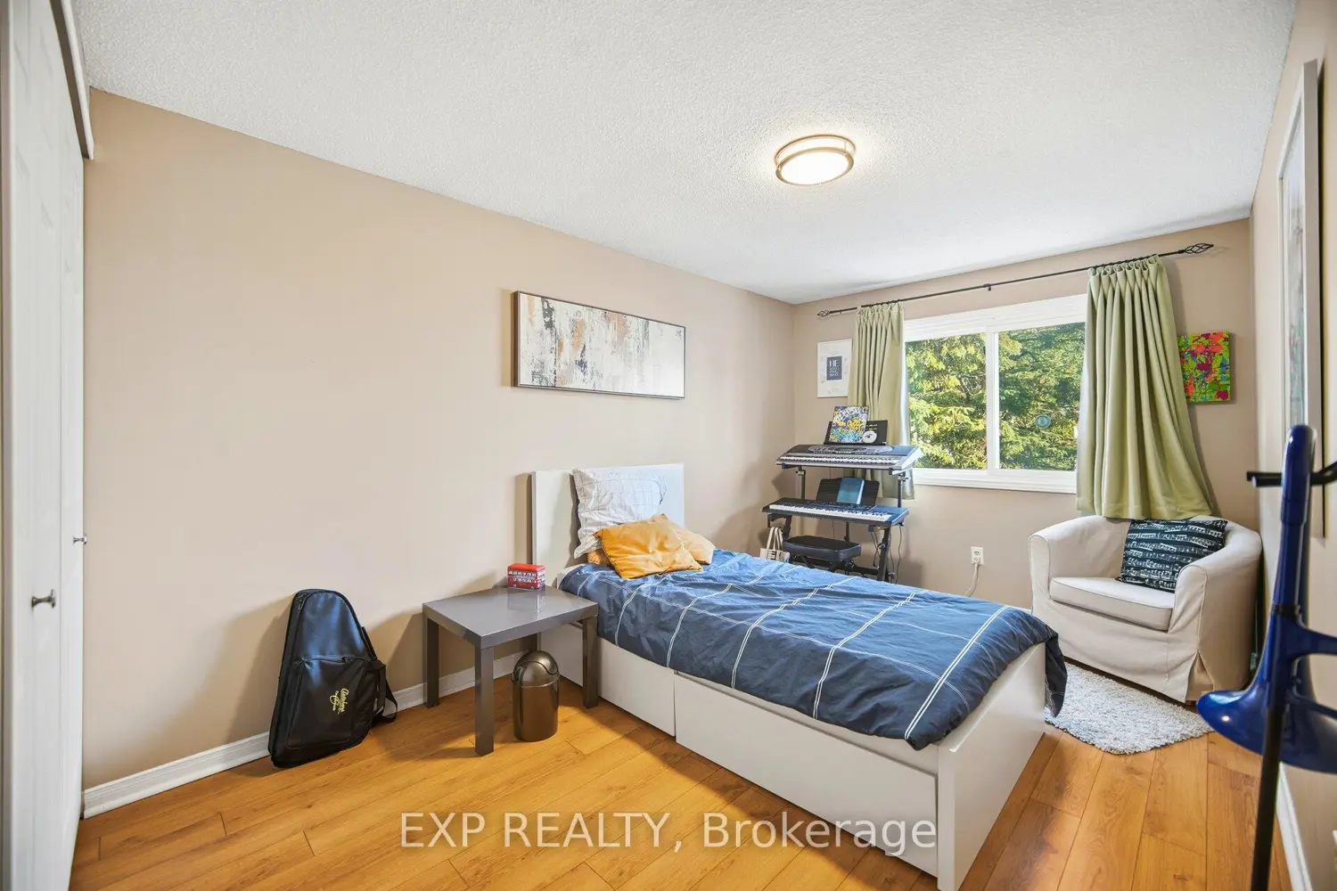 Additional image 13 of 7 Ferri Crescent