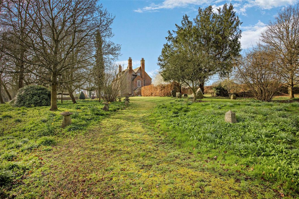 Additional image 4 of 7 bed detached house for saleAlton Barnes, Marlborough, Wiltshire SN8