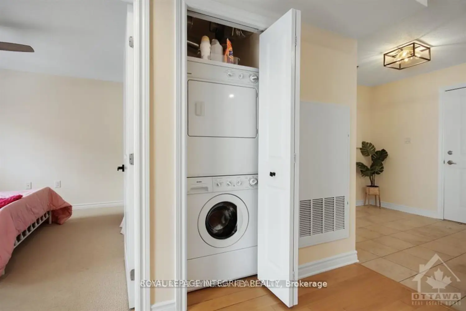 Additional image 16 of 151 Potts Private 303