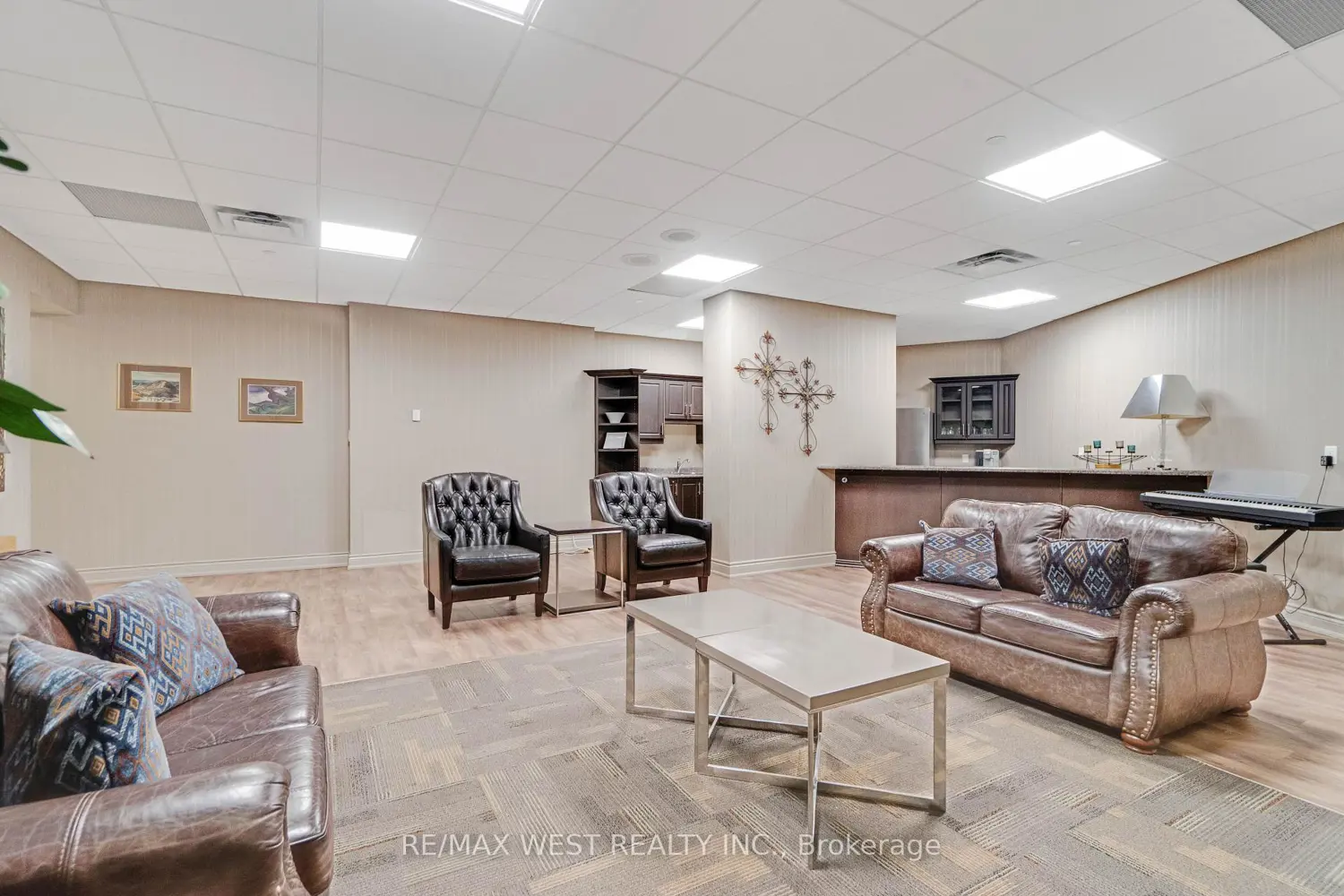 Additional image 17 of 1300 Bloor Street #1012