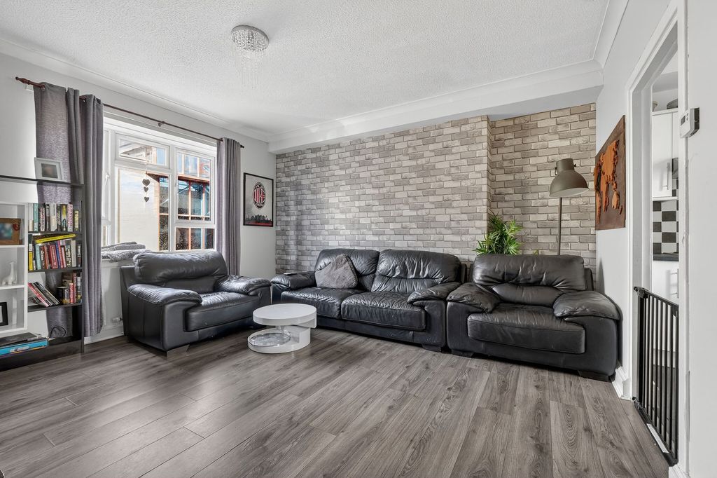 Additional image 4 of 2 bed flat for saleFlat B, 104 Titchfield Street, Kilmarnock KA1