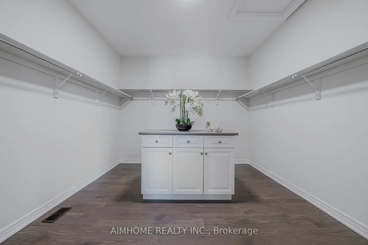 Additional image 12 of 122 Scrivener Drive