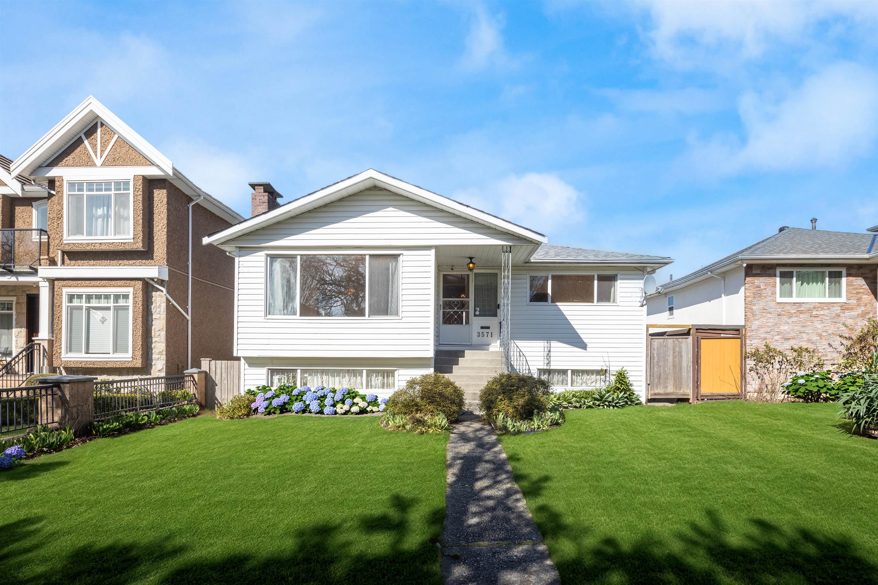 3571 46th Avenue E, Vancouver, BC, V5S 1B7