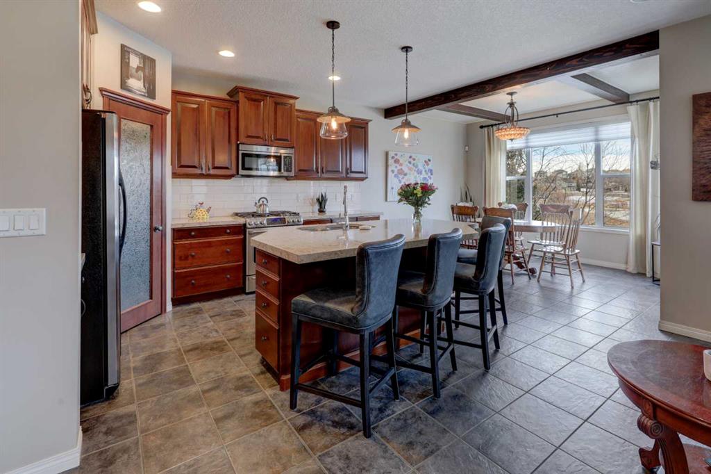 Additional image 3 of 110 Royal Oak View NW, Calgary, AB, T3G 5V9