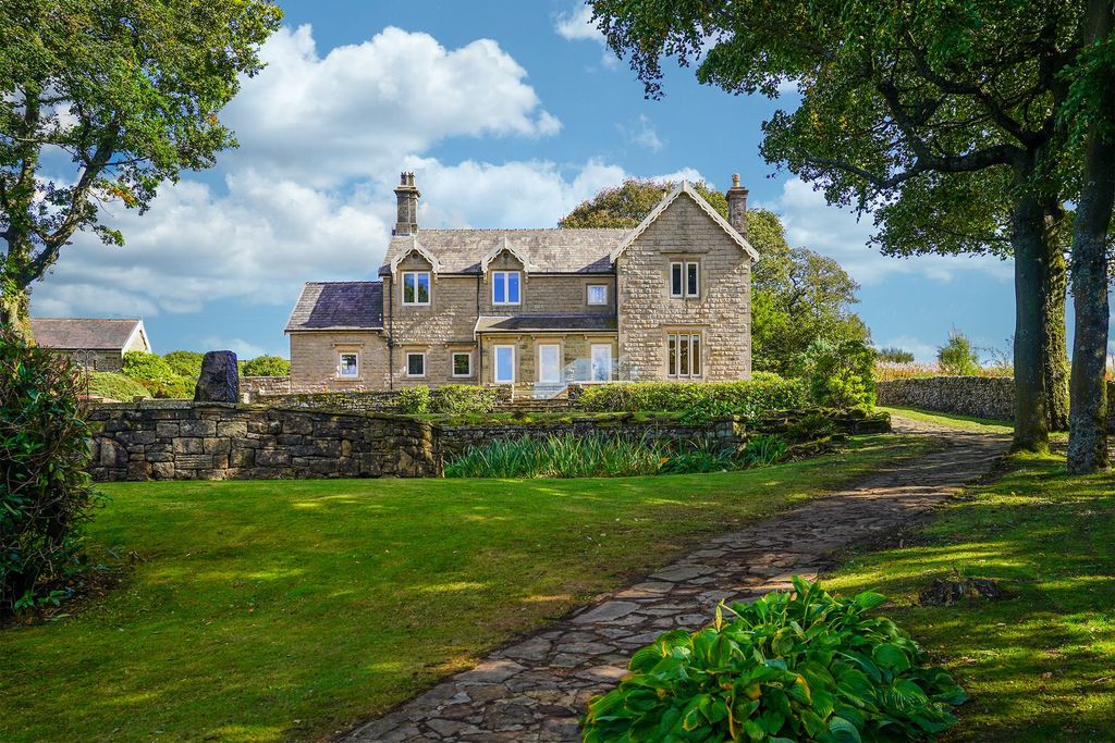 4 bed detached house for saleSugworth, Bradfield S6