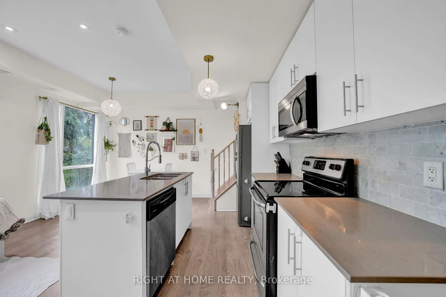 Additional image 2 of 639 Lawrence Avenue 312