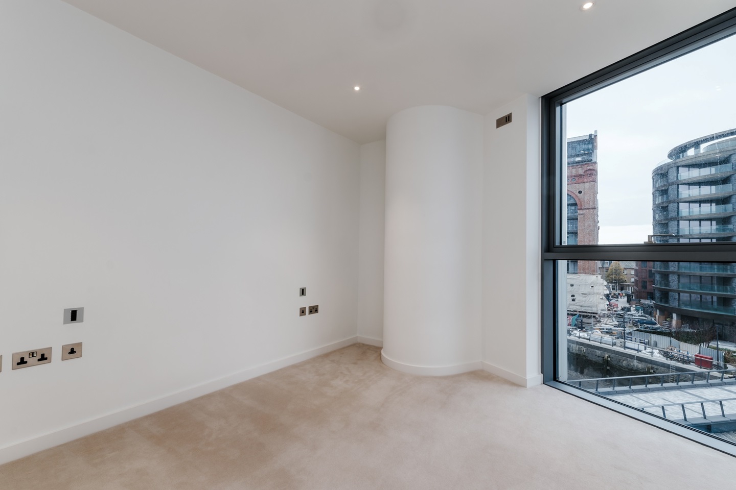 Additional image 4 of 2 Bed Flat, Waterfront Drive, SW10, N1 7GU