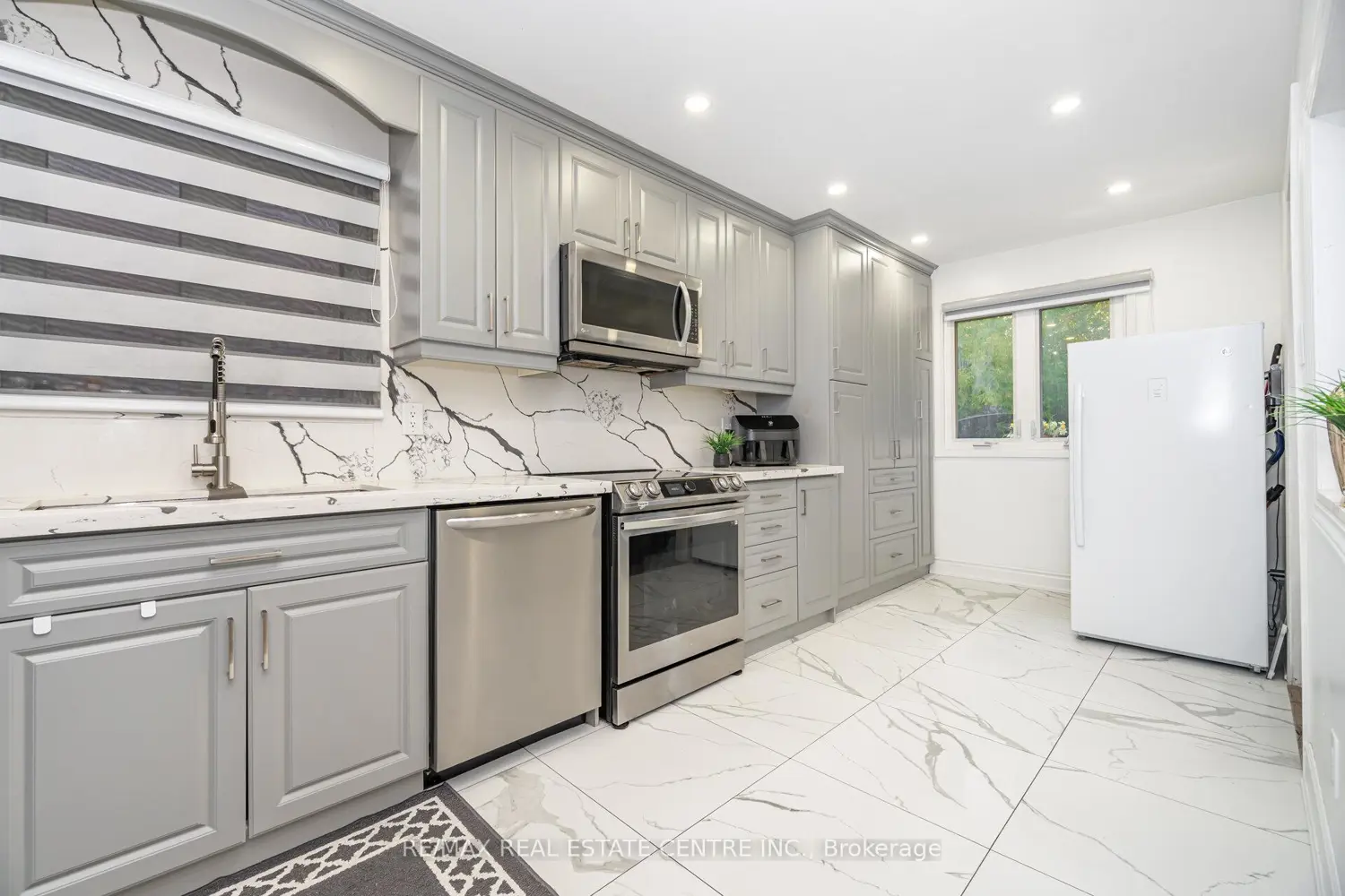 Additional image 6 of 44 Abelard Avenue