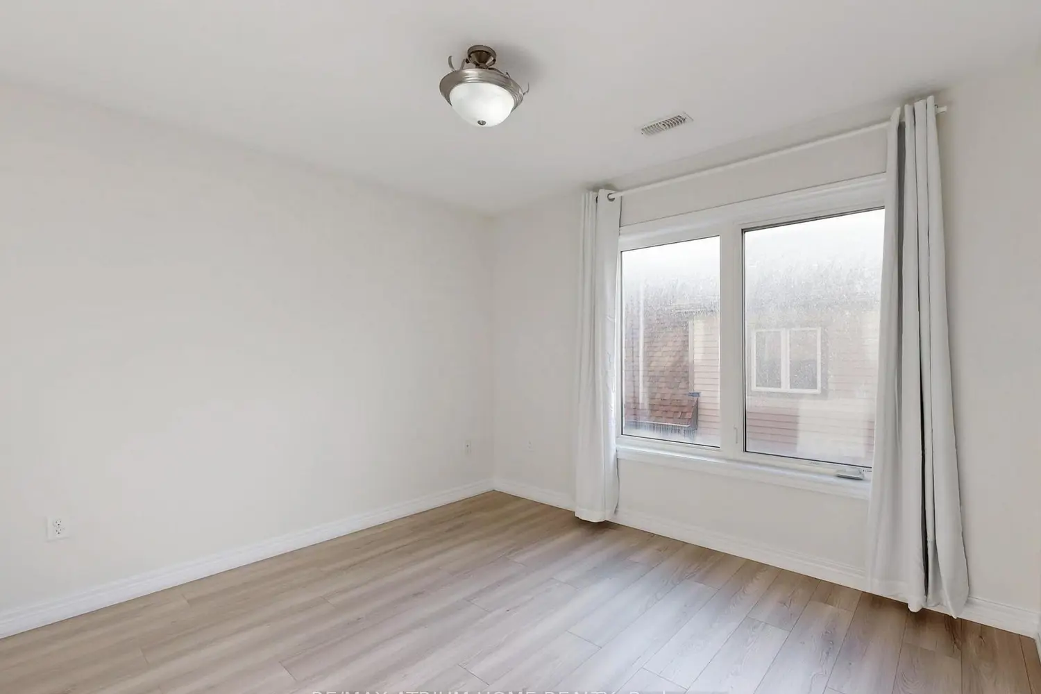 Additional image 10 of 17 Kawneer Terrace