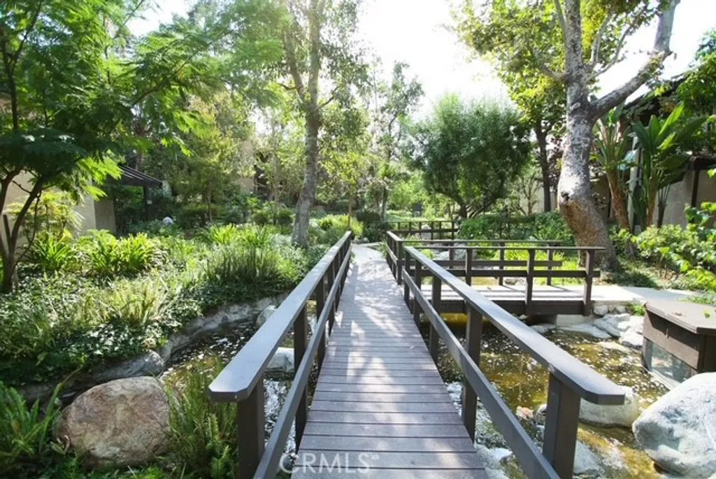 Additional image 18 of 21820 Marylee Street Unit 225, Woodland Hills, CA 91367