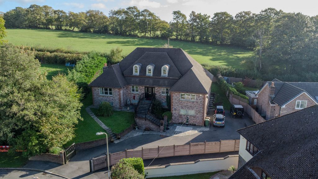 4 bed detached house for saleTai'r Heol, Hengoed CF82