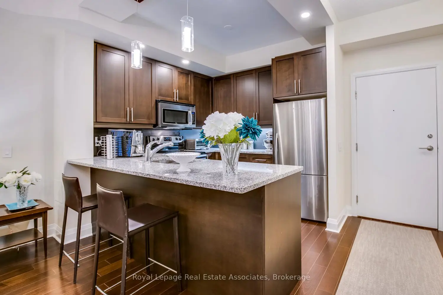 Additional image 5 of 1 Hurontario Street 308