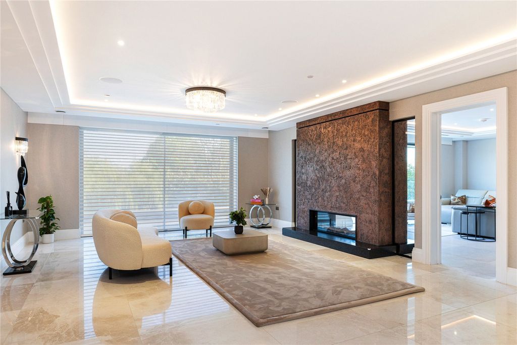 Additional image 11 of 6 bed detached house for saleCharters Gate, Ascot, Berkshire SL5