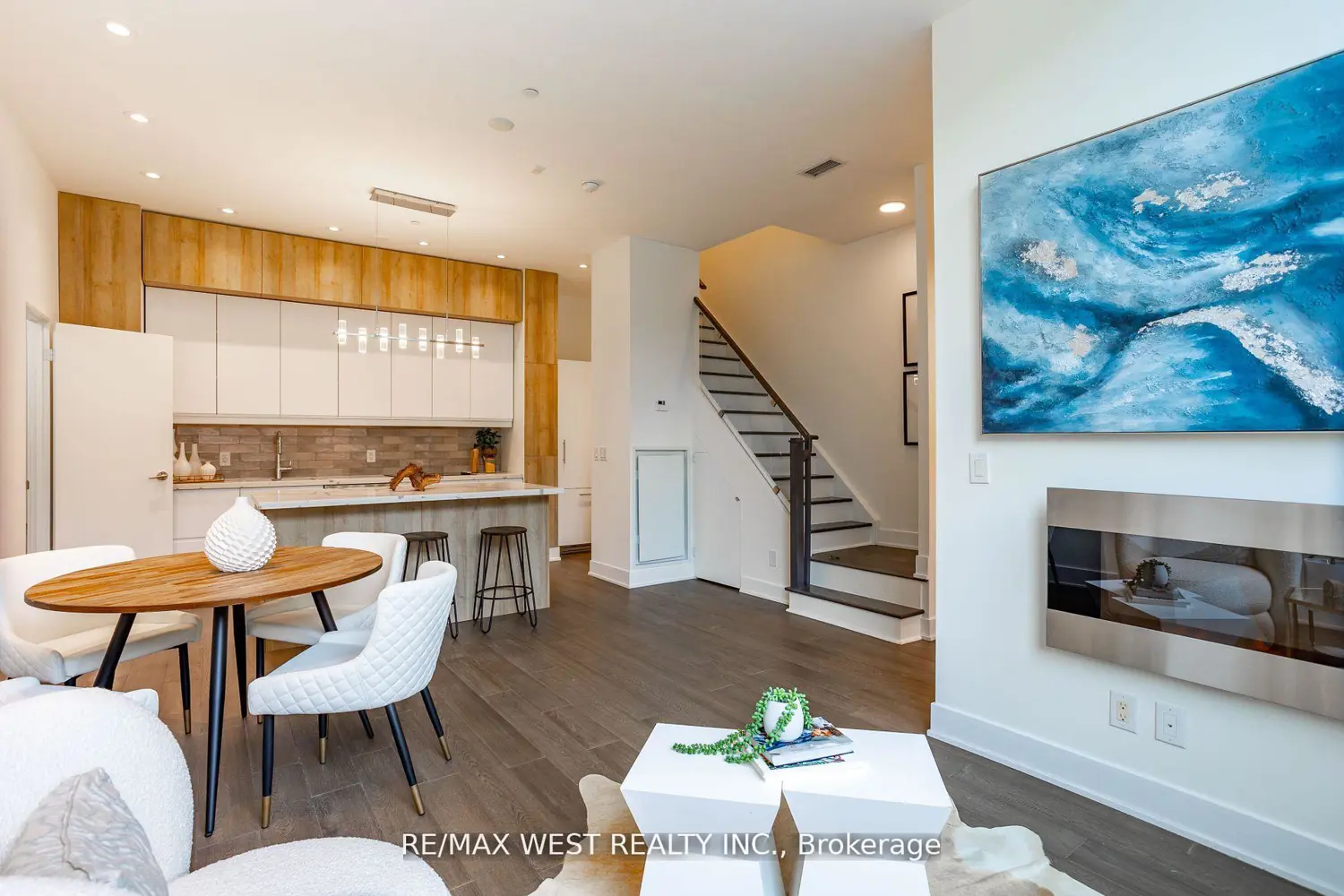 Additional image 4 of 508 Wellington Street Th02