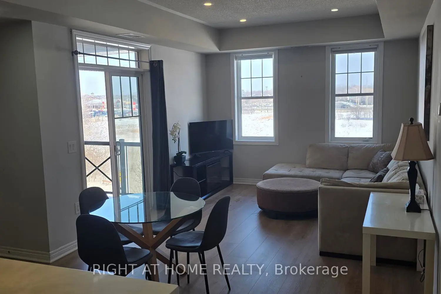 272 Georgian Drive 301
