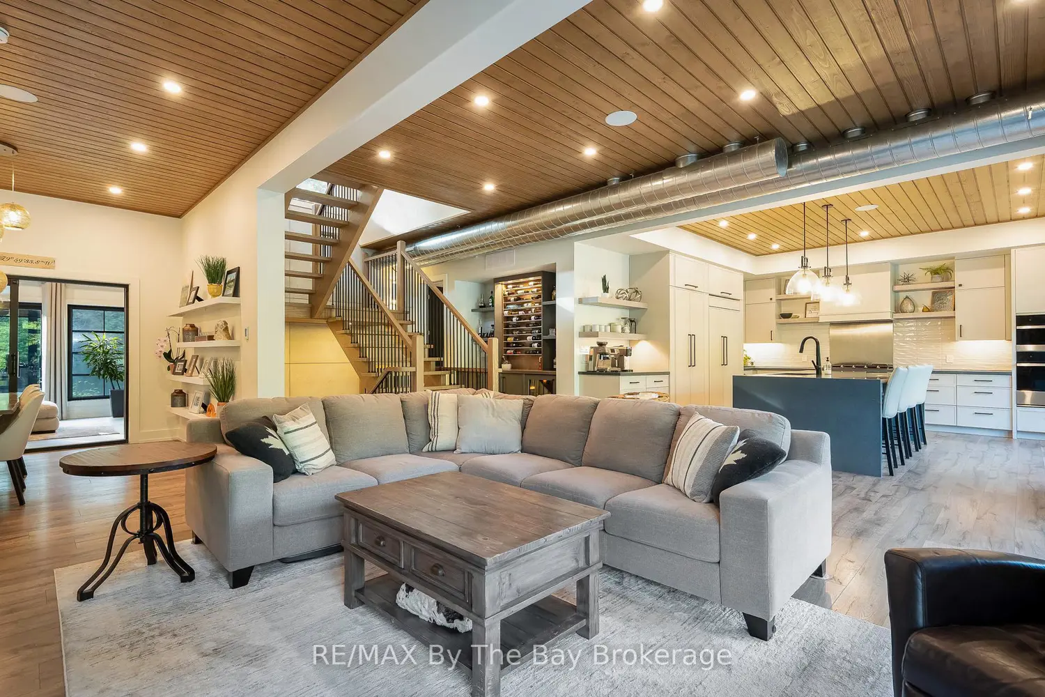 809 Eastdale Drive photo 4