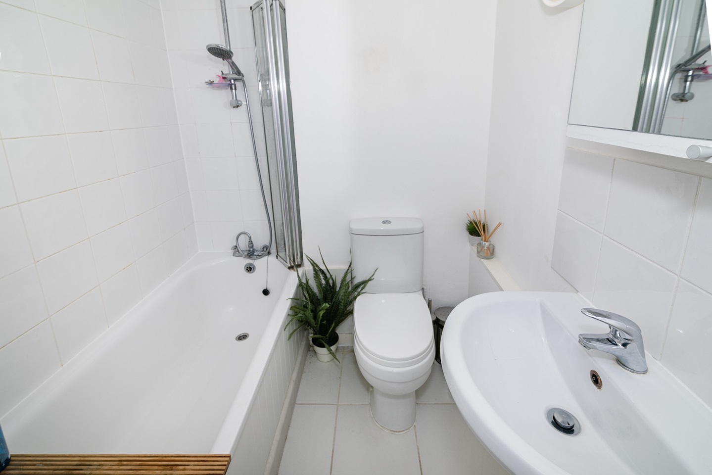 Additional image 7 of 1 Bed Flat, Cromwell Crescent, SW5, N1 7GU