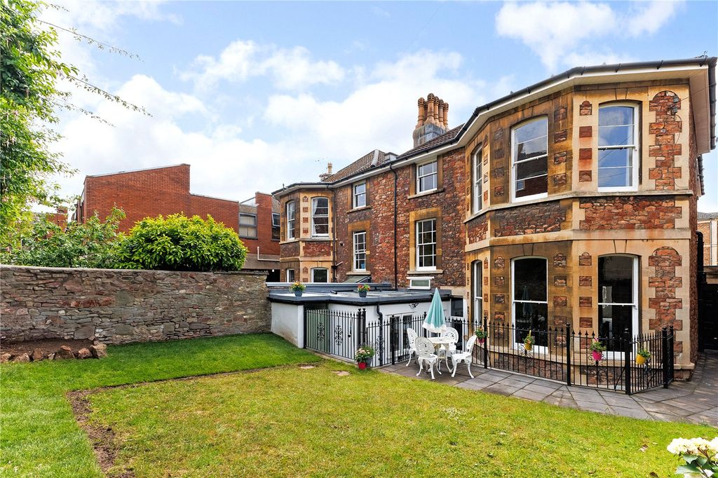5 bed semi-detached house for saleWhatley Road, Clifton, Bristol BS8 photo 5