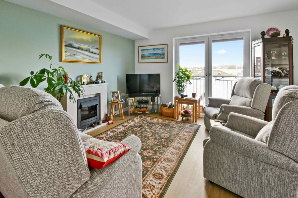 Additional image 2 of 3 bed flat for saleCanal View, Winchburgh EH52