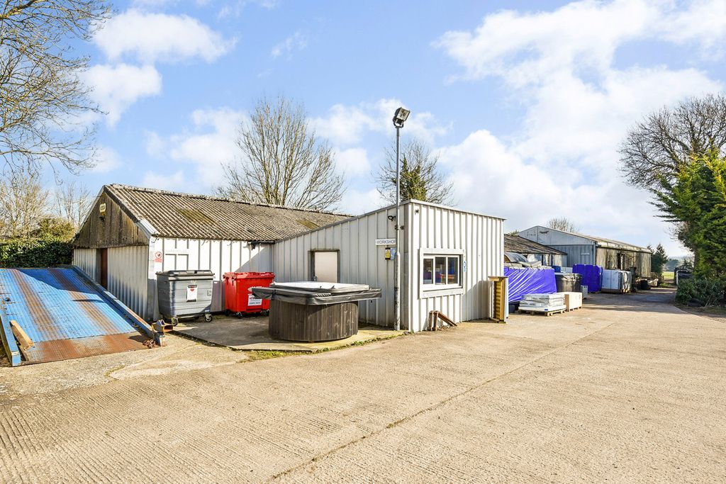 Additional image 16 of 5 bed property for saleGomeldon, Salisbury SP4