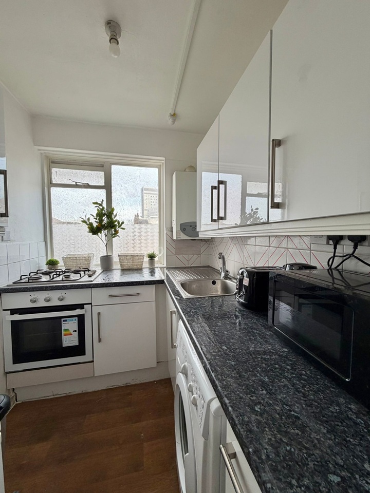 Additional image 5 of Room in a Shared Flat, Commercial Road, E1, N1 7GU