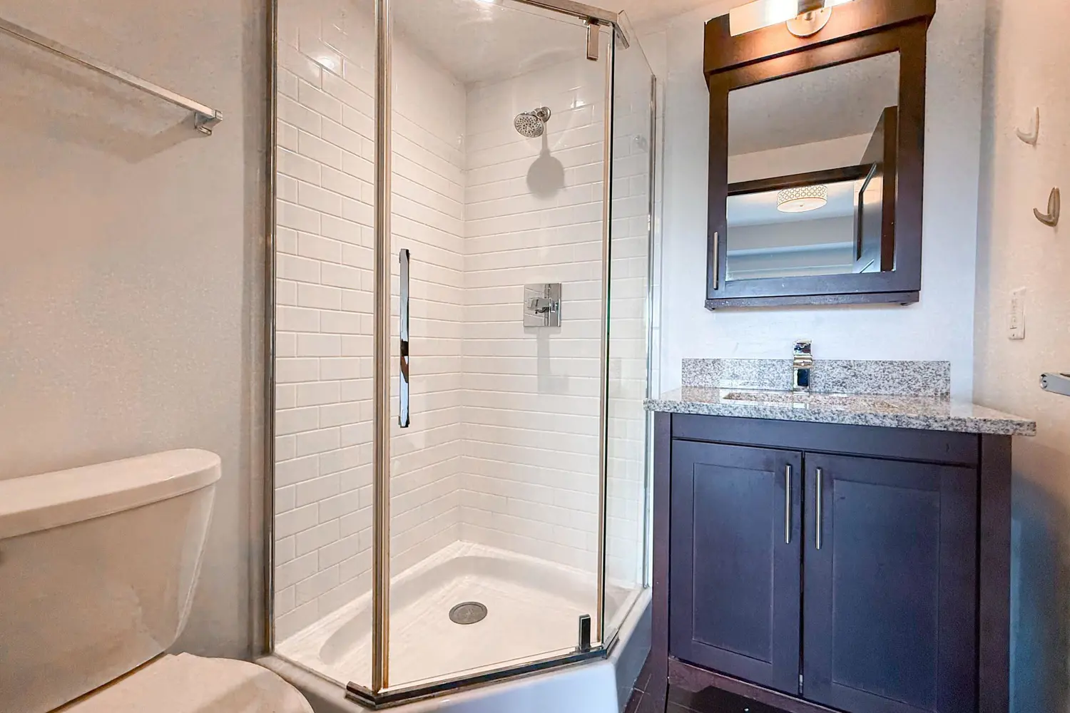 Additional image 11 of 1235 Richmond Street 1116